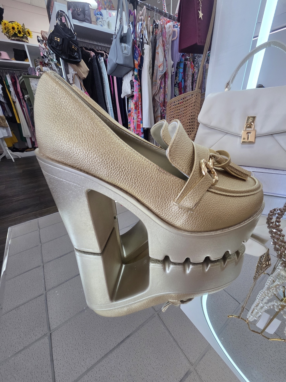 Gold PLATFORMS - Picture 2 of 4